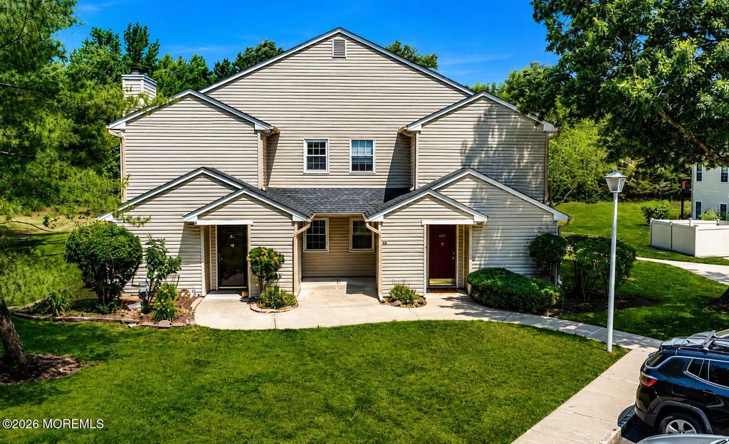 471 Hawthorne Place, Morganville, NJ 07751