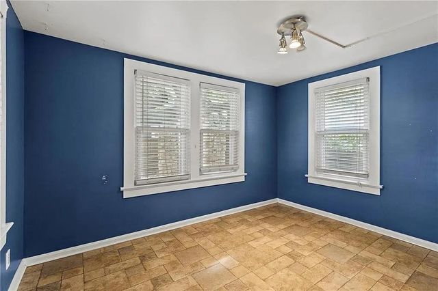 4401 Madison Avenue, Kansas City, MO 64111