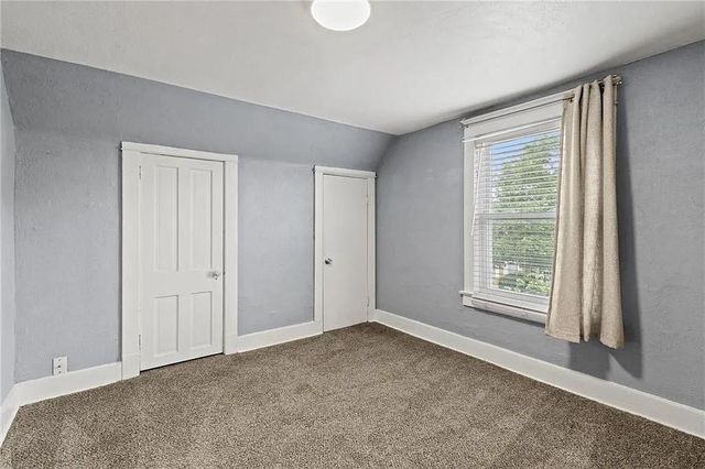4401 Madison Avenue, Kansas City, MO 64111
