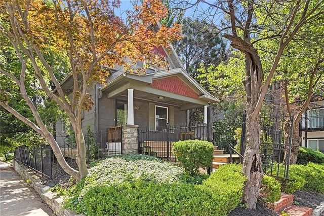 4401 Madison Avenue, Kansas City, MO 64111