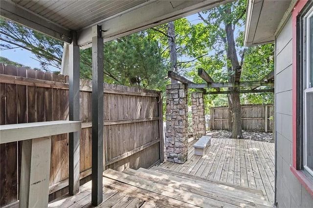 4401 Madison Avenue, Kansas City, MO 64111