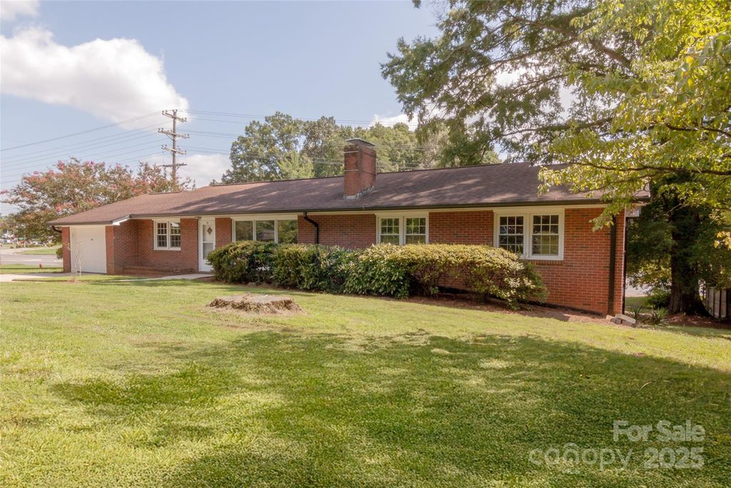 601 Fernwood Drive, Albemarle, NC 28001