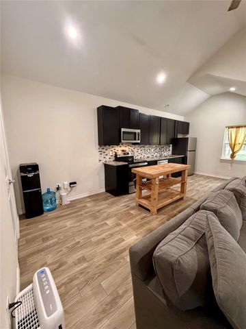 16601 E Ivanhoe, Montgomery, TX 77316