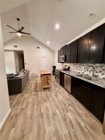 16601 E Ivanhoe, Montgomery, TX 77316
