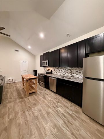 16601 E Ivanhoe, Montgomery, TX 77316