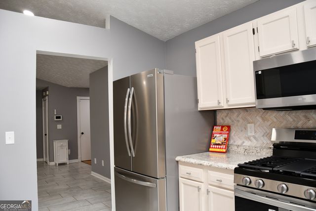 5932 Homestead Circle, Rex, GA 30273