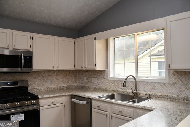 5932 Homestead Circle, Rex, GA 30273