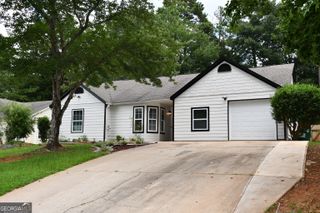 5932 Homestead Circle, Rex, GA 30273