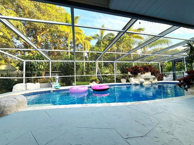 2630 Monroe St, Hollywood, FL 33020