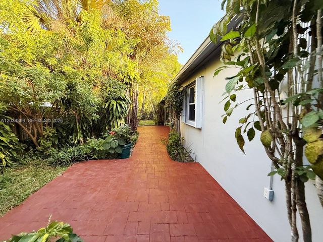 2630 Monroe St, Hollywood, FL 33020
