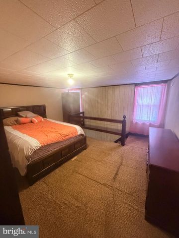 329 N FRONT ST, Minersville, PA 17954
