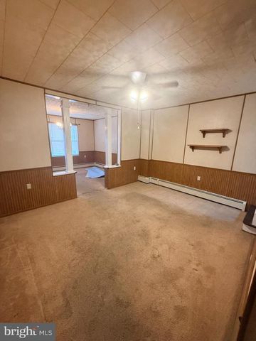 329 N FRONT ST, Minersville, PA 17954