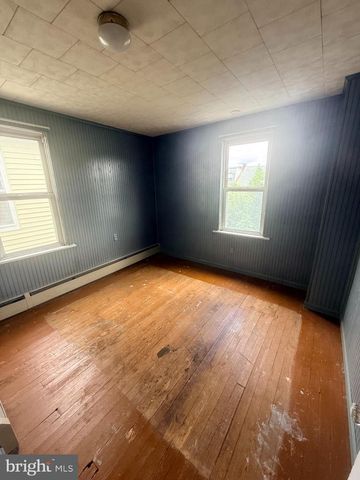 329 N FRONT ST, Minersville, PA 17954