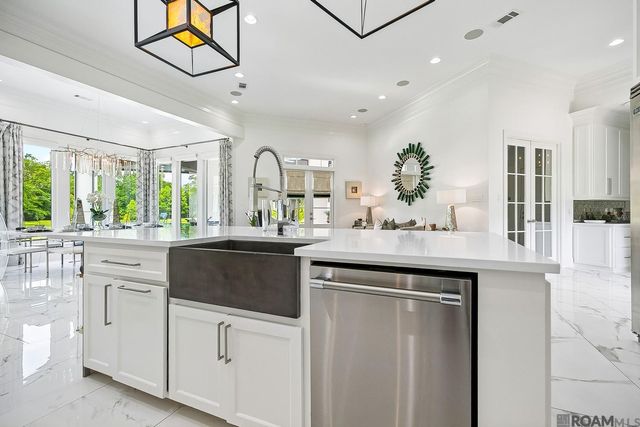 8200 Allen Dr, Denham Springs, LA 70726
