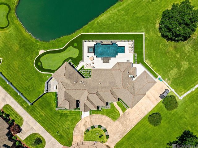8200 Allen Dr, Denham Springs, LA 70726