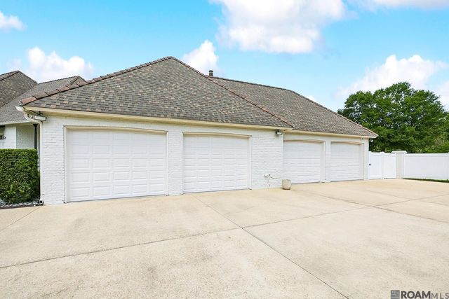 8200 Allen Dr, Denham Springs, LA 70726