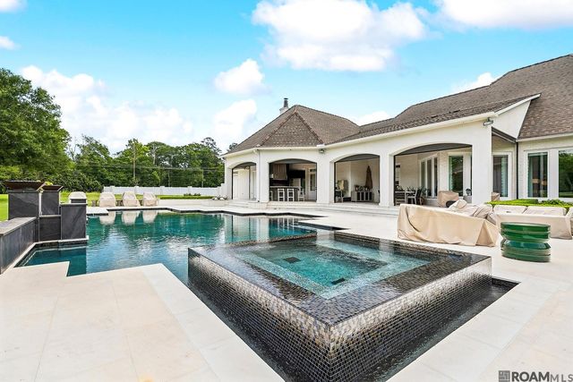 8200 Allen Dr, Denham Springs, LA 70726