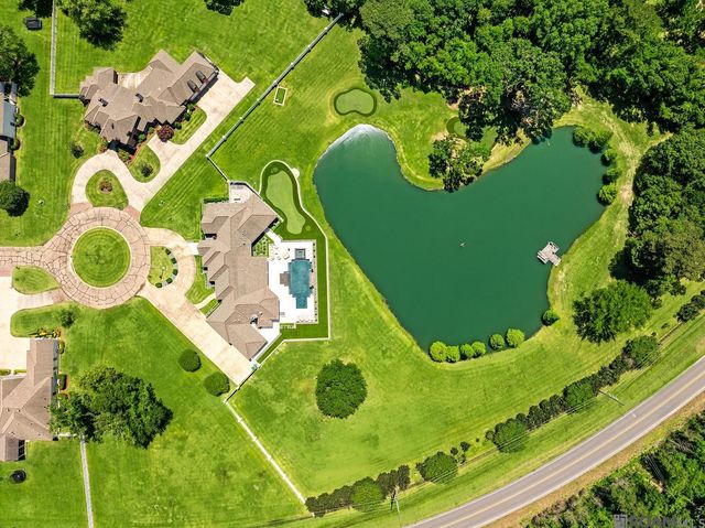 8200 Allen Dr, Denham Springs, LA 70726