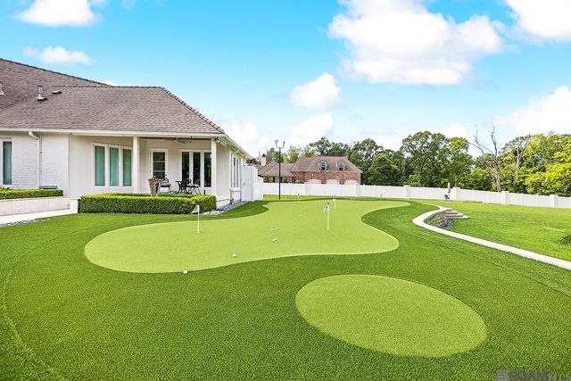 8200 Allen Dr, Denham Springs, LA 70726