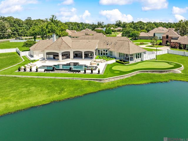 8200 Allen Dr, Denham Springs, LA 70726