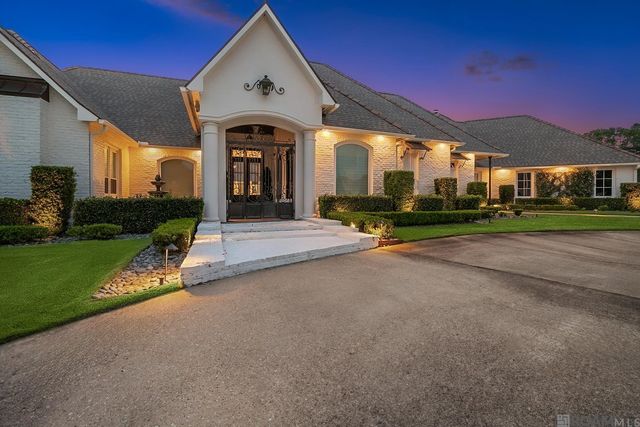 8200 Allen Dr, Denham Springs, LA 70726