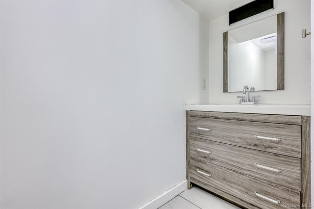 16 S Lexow Avenue, Nanuet, NY 10954