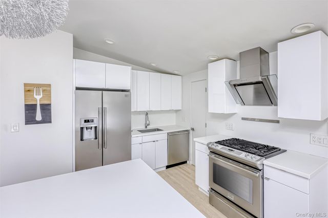 16 S Lexow Avenue, Nanuet, NY 10954