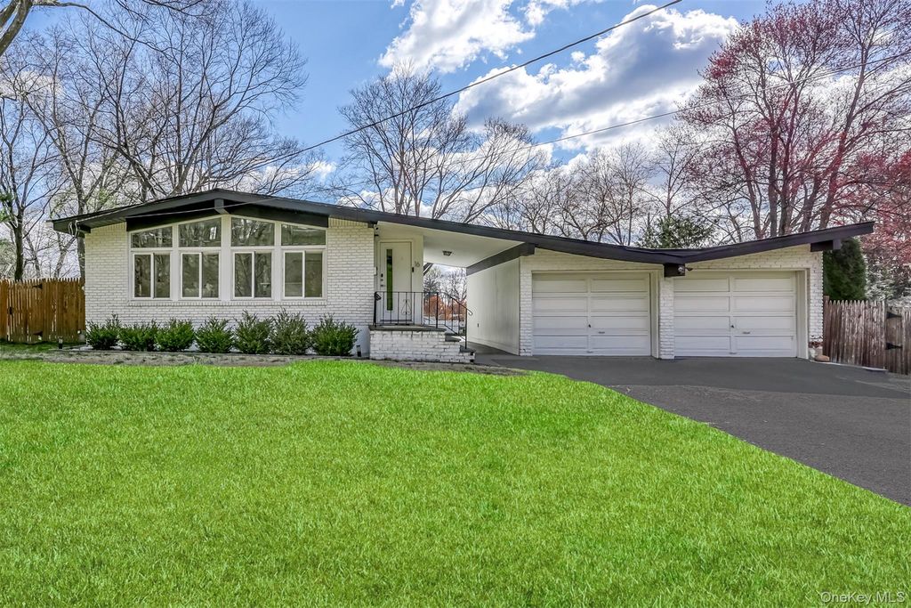 16 S Lexow Avenue, Nanuet, NY 10954