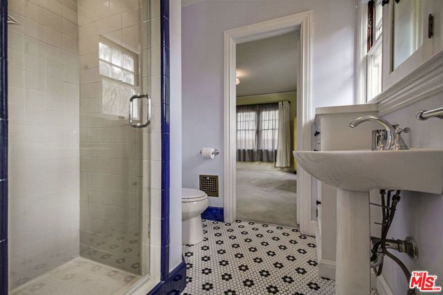 1939 N Hobart Boulevard, Los Angeles, CA 90027