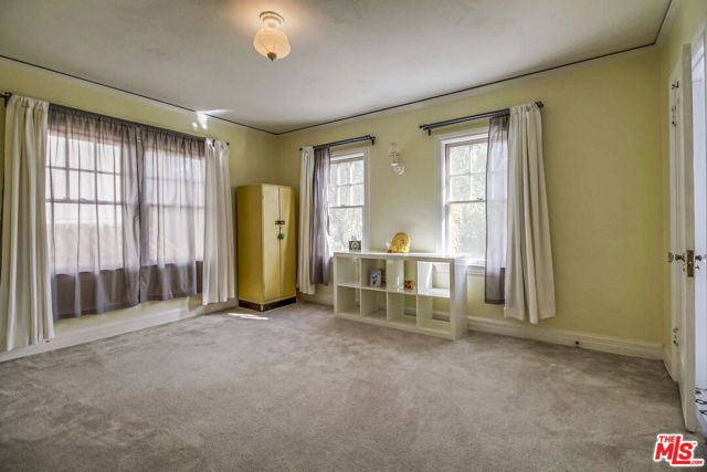 1939 N Hobart Boulevard, Los Angeles, CA 90027