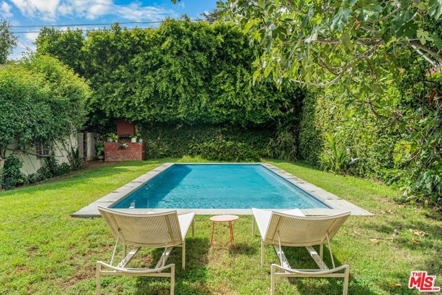 1939 N Hobart Boulevard, Los Angeles, CA 90027