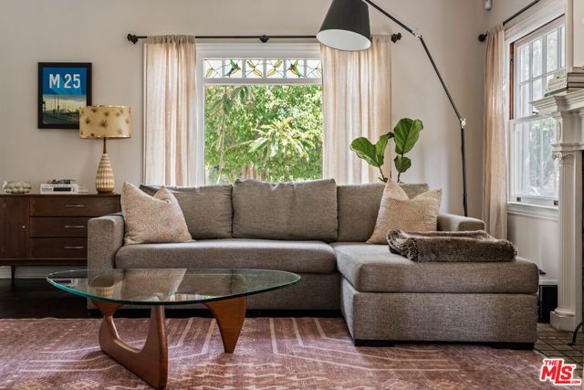 1939 N Hobart Boulevard, Los Angeles, CA 90027