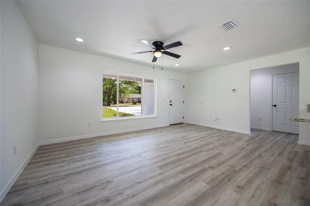 445 MALAUKA LOOP, Ocklawaha, FL 32179