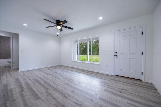 445 MALAUKA LOOP, Ocklawaha, FL 32179