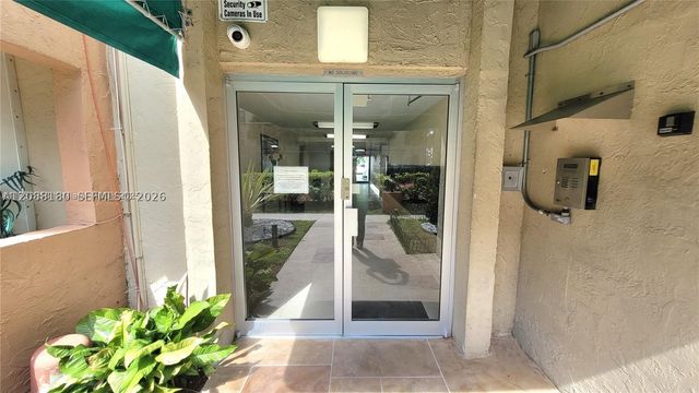 9360 Fontainebleau Blvd 612, Miami, FL 33172