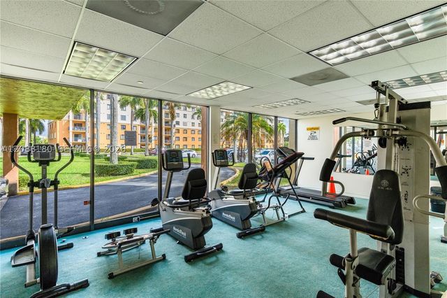 9360 Fontainebleau Blvd 612, Miami, FL 33172