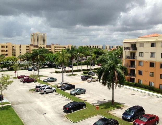 9360 Fontainebleau Blvd 612, Miami, FL 33172