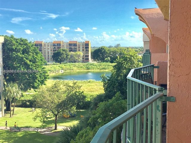9360 Fontainebleau Blvd 612, Miami, FL 33172