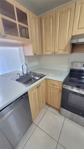 9360 Fontainebleau Blvd 612, Miami, FL 33172