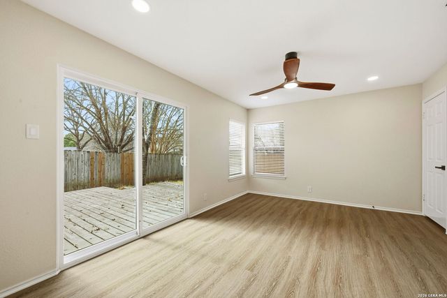 11027 Moonlit Park, San Antonio, TX 78249