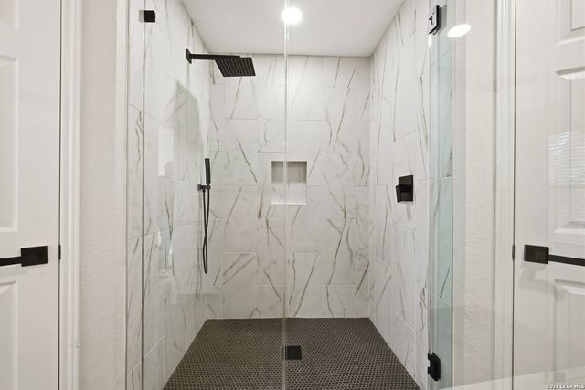 11027 Moonlit Park, San Antonio, TX 78249