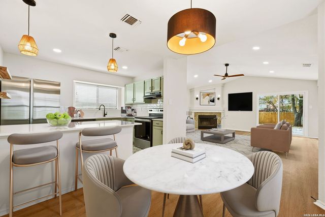 11027 Moonlit Park, San Antonio, TX 78249