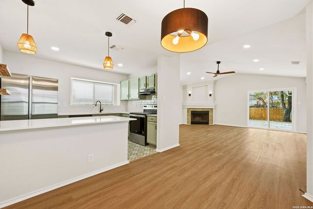 11027 Moonlit Park, San Antonio, TX 78249