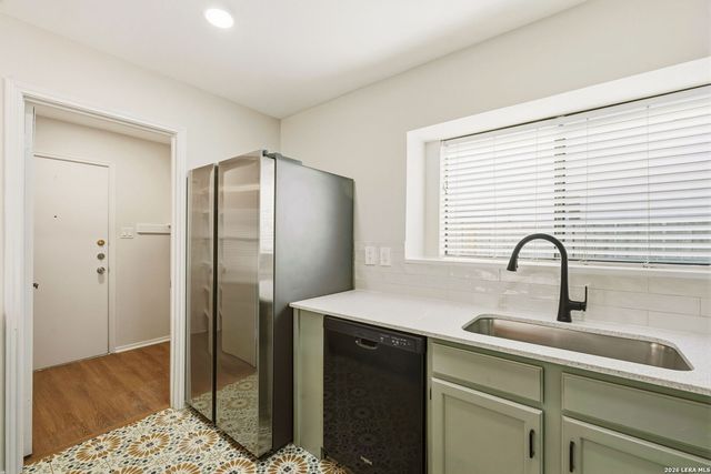 11027 Moonlit Park, San Antonio, TX 78249