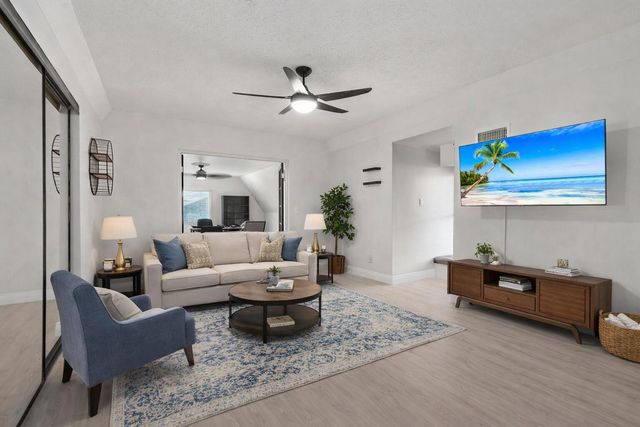 916 SW Abingdon Avenue, Port St. Lucie, Port St Lucie, FL 34953