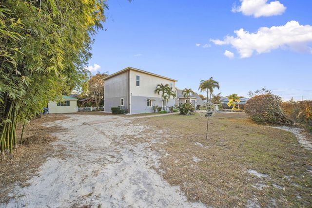 916 SW Abingdon Avenue, Port St. Lucie, Port St Lucie, FL 34953