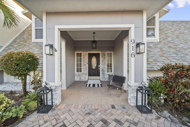 916 SW Abingdon Avenue, Port St. Lucie, Port St Lucie, FL 34953