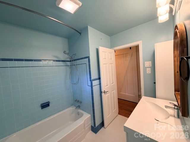 3111 Airlie Street, Charlotte, NC 28205