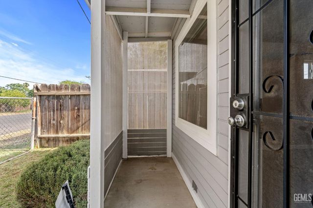 1114 Grant Drive, Bakersfield, CA 93308