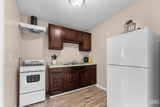 1114 Grant Drive, Bakersfield, CA 93308